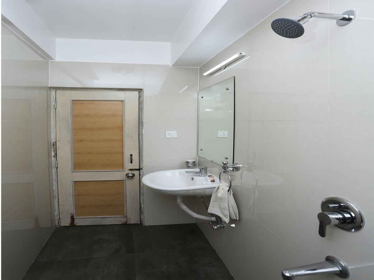 Hotel Amrit Regency กูวาฮาติ ภายนอก รูปภาพ
