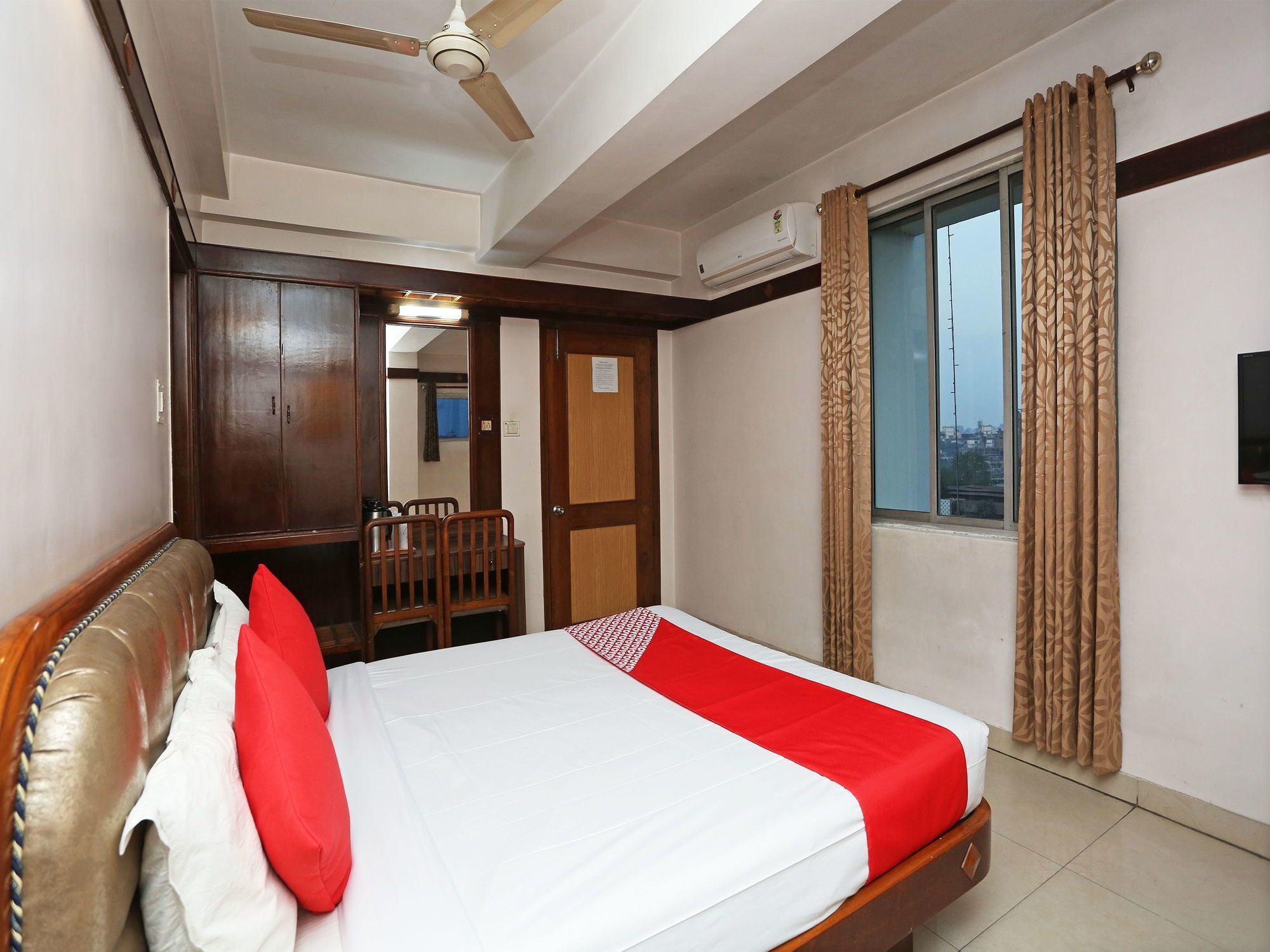 Hotel Amrit Regency กูวาฮาติ ภายนอก รูปภาพ